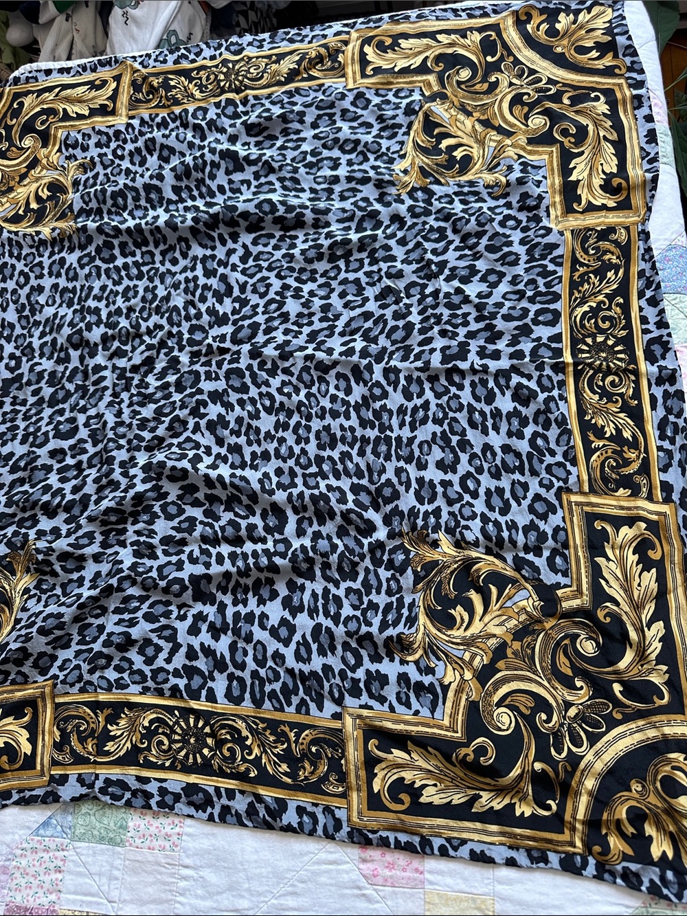 X—(3X) Elegant scarf Leopard-Print, Brown and Blue.